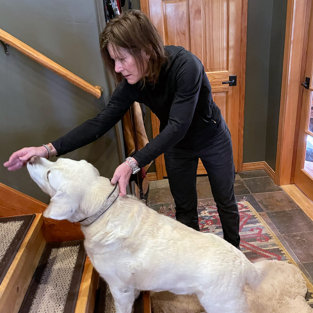 DrAnitaWorkingWithDog